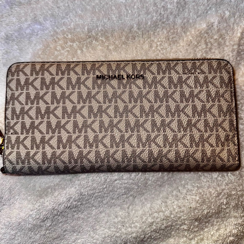 Michael Kors Signature Logo Zip Wallet